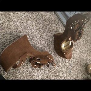 Brown and gold wedges